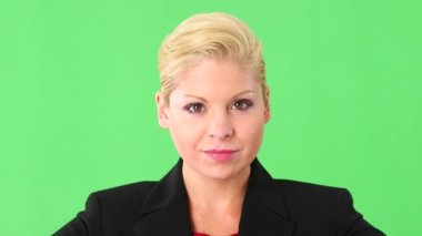 Ciddi bir yönetici iş kadınının yakın plan portresi