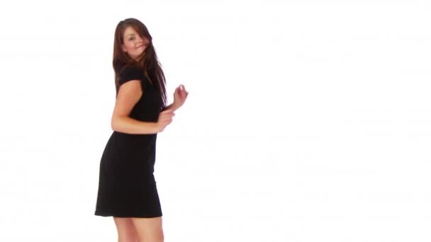 Молодая Женщина Танцует Белом Фоне — стоковое видео