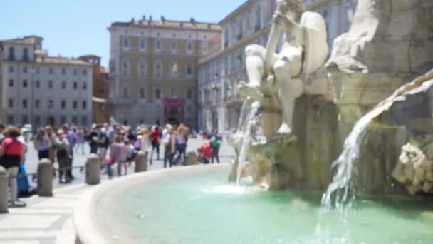 Detailní Záběr Běh Fontana Dei Quattro Fiumi Piazza Navona Rozostřená — Stock video