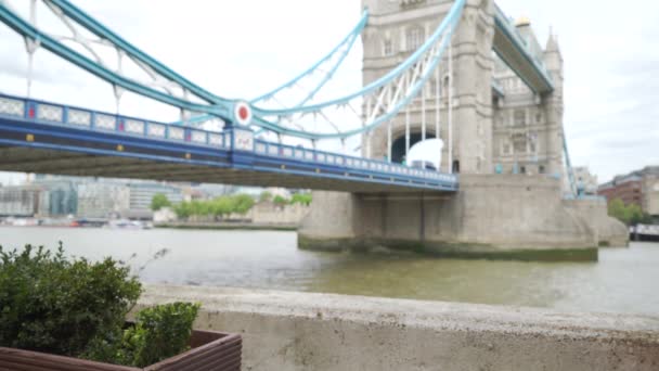 Vinklad Utsikt Över Tower Bridge London England Oskärpa Bild Plats — Stockvideo