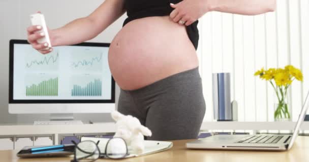 Pregnant Businesswoman Taking Photos Big Belly — Stock Video