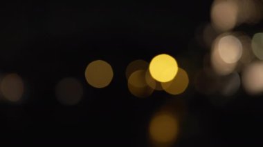 Yeşil ekran ya da krom anahtarlar için sarı, odak dışı şehir ışıkları kümelenmiş. Birleşiklik veya anahtarlama için odak dışı veya odaklanmış çekim.