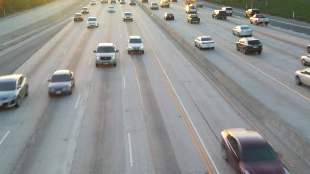 Auto Estrada Com Tráfego Tarde — Vídeo de Stock