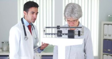 Meksika doktor tartı yaşlı hasta