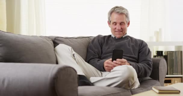 Mature Homme Smartphone Textos — Video