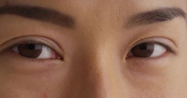 Japon kadının gözünde kapat