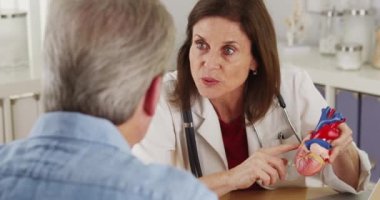 Kardiyolog için yaşlı hasta kalbi hakkında konuşmak