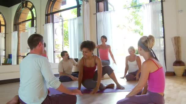 Persone Lezione Yoga — Video Stock