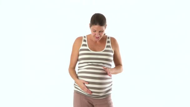 Μέτριο Πλάνο Της Εγκύου Μητέρας Αποκαλύπτοντας Κοιλιά — Αρχείο Βίντεο