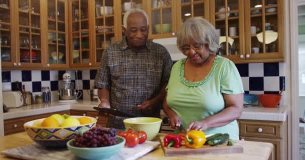 Maturo Nero Coppia Cucina Insieme Cucina — Video Stock