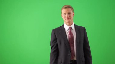 Kameraya bakarak işadamı yakın çekim