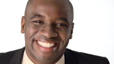 Gülümseyen Afrikalı Amerikalı İş Adamı 'na yaklaş.