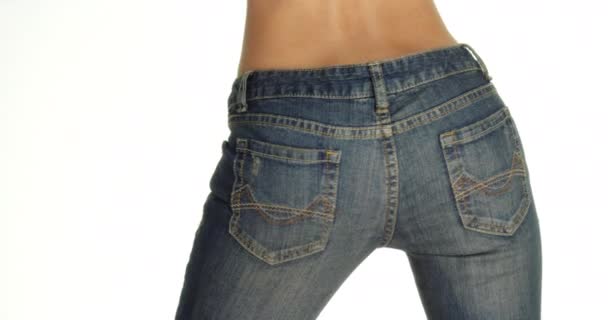 Widok Tyłu Kobieta Ubrana Spodnie Jeansowe — Wideo stockowe