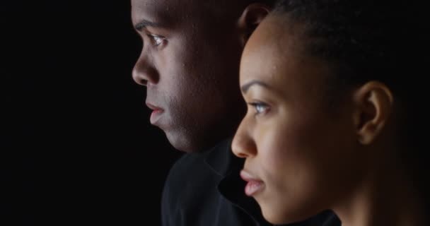 Perfilería Dramática Enfoque Dos Jóvenes Negros — Vídeo de stock