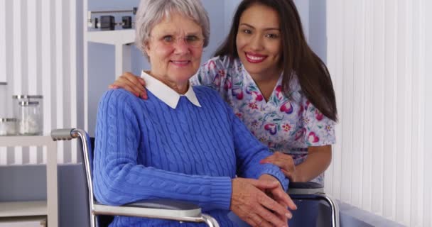 Happy Senior Woman Friendly Mexican Caregiver — Stock Video