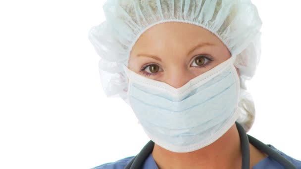 Κοντινό Πορτραίτο Γυναίκας Χειρουργού Χειρουργική Μάσκα — Αρχείο Βίντεο