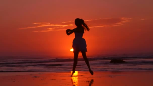 Ballet Praia Pôr Sol Câmera Lenta — Vídeo de Stock