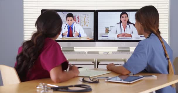 Diversi Gruppi Medici Che Hanno Una Videoconferenza — Video Stock