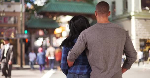 Casal Negro Amoroso São Francisco Visitar Chinatown Jovem Afro Americano — Vídeo de Stock