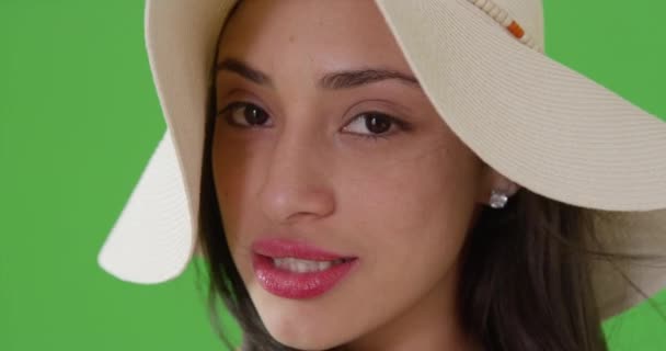 Egy Közeli Kép Egy Latin Lány Portréjáról Zöld Képernyőn Zöldfelületen — Stock videók