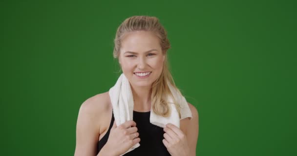 Piękna Biała Kobieta Uśmiecha Się Zielonym Ekranie Zielonym Ekranie Klucza — Wideo stockowe