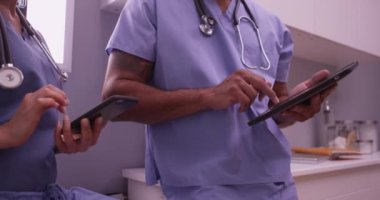 Akıllı telefon ve tablet kullanan doktorlar