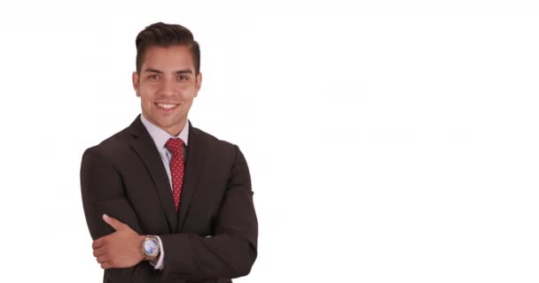 Feliz Joven Sonriente Profesional Hispano Negocios Pie Sobre Fondo Blanco — Vídeos de Stock