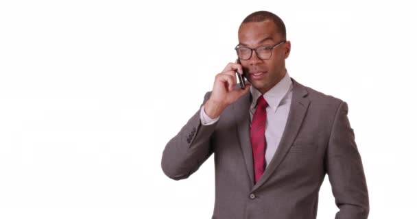 Noir Utilise Son Téléphone Pour Affaires Professionnel Afro Américain Travaille — Video