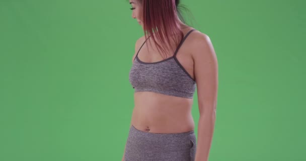 Ung Asiatisk Kvinna Står Sin Gympakläder Grön Skärm Grön Skärm — Stockvideo