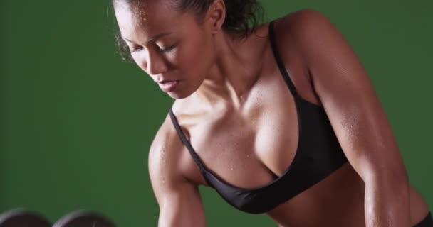 Closeup Strong Mixed Race Woman Athlete Lifting Weights Green Screen — Stock Video