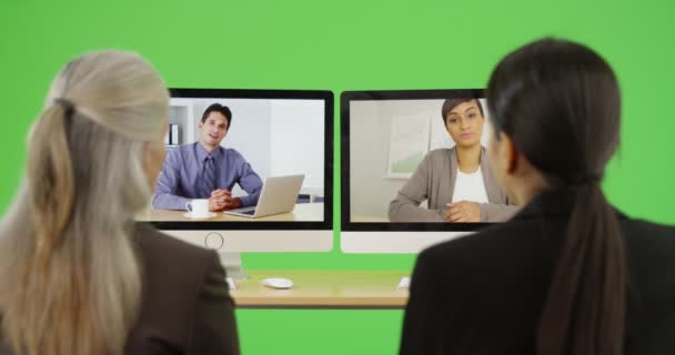 Podnikatelé Mají Video Hovor Diskutovat Práci Zelené Obrazovce Zelené Obrazovce — Stock video