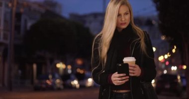 Güzel sarışın tarihi adresini bilerek yanlış adam gönderir