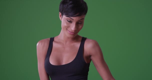 Sexy Mujer Negra Camiseta Sin Mangas Bailando Cámara Lenta Pantalla — Vídeos de Stock