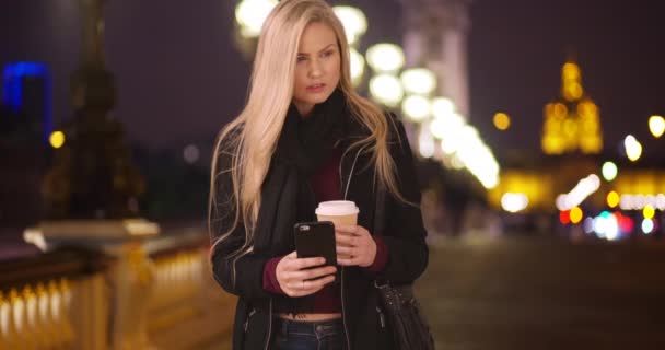 Fransa Seyahat Eden Muhteşem Beyaz Kadın Paris Teki Pont Alexandre — Stok video