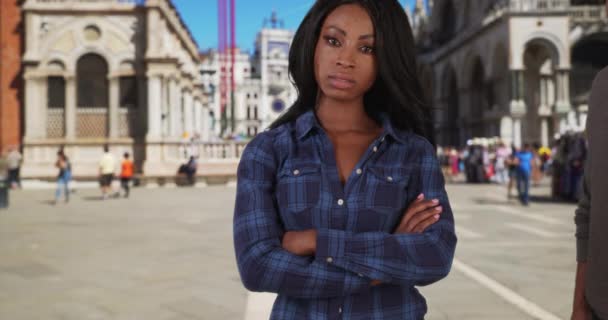 Jeune Femme Africaine Sur Place Saint Marks Venise Est Rejoint — Video