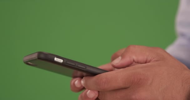 Detailní Záběr Mužských Rukou Sms Zprávy Chytrý Telefon Zelené Obrazovce — Stock video
