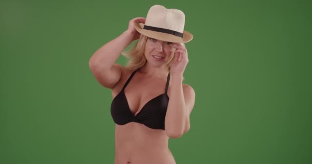 Mujer Bonita Pie Con Sombrero Pantalla Verde Pantalla Verde Para — Vídeos de Stock