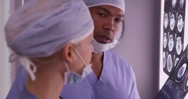 방사선 검사를 외과의 — 비디오