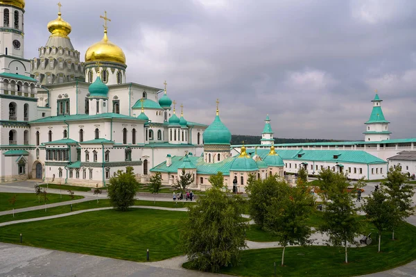Istra Rosja Października 2021 Zmartwychwstanie Nowy Klasztor Stawropegiczny Jerozolimie Dziedziniec — Zdjęcie stockowe