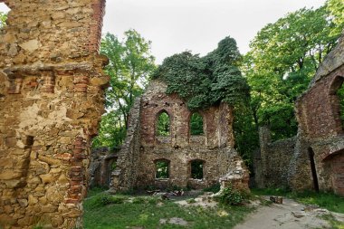 Walbrzych, Polonya - 4 Haziran: Stary Ksienzh Kalesi 4 Haziran 2021 Walbrzych, Polonya