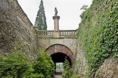 Walbrzych, Polonya 'daki antik 13. yüzyıl şatosu Ksiach (Frstenstein)