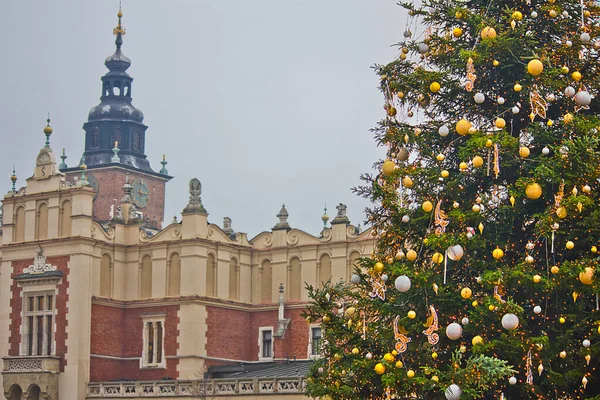 Albero Natale Cracovia Sulla Piazza Centrale Sullo Sfondo Sukennica — Foto Stock