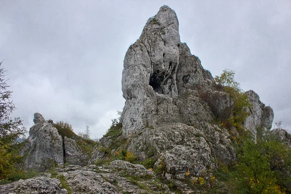 Пейзаж Камінням Фоні Хмарного Неба — стокове фото