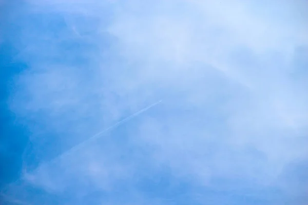 Plane Flies High Sky Clouds — Stock Photo, Image
