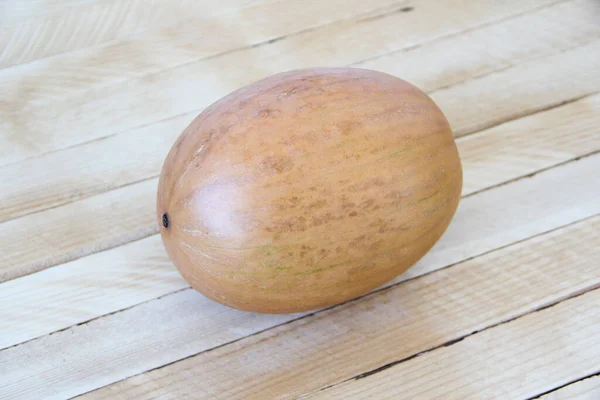 Kleine Ronde Pompoen Houten Ondergrond — Stockfoto