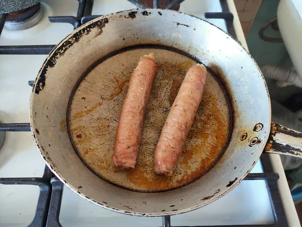 Gebakken Worsten Een Pan Het Fornuis — Stockfoto