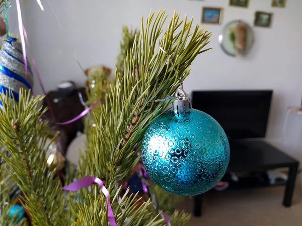 Bola Juguete Navidad Árbol Navidad Foto Festiva Cerca — Foto de Stock