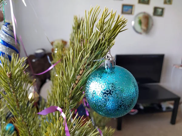 Vánoční Hračka Míč Vánoční Strom Slavnostní Foto Zblízka — Stock fotografie