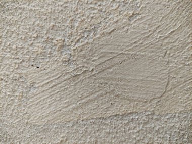 Beyaz duvarda alçı çatlağı