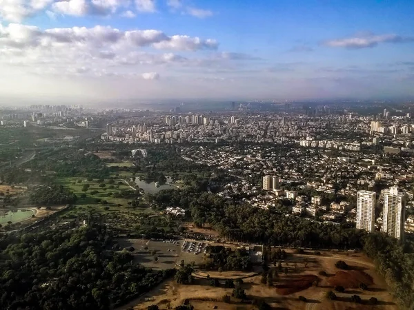 Gündüz Tel Aviv, hava manzaralı.